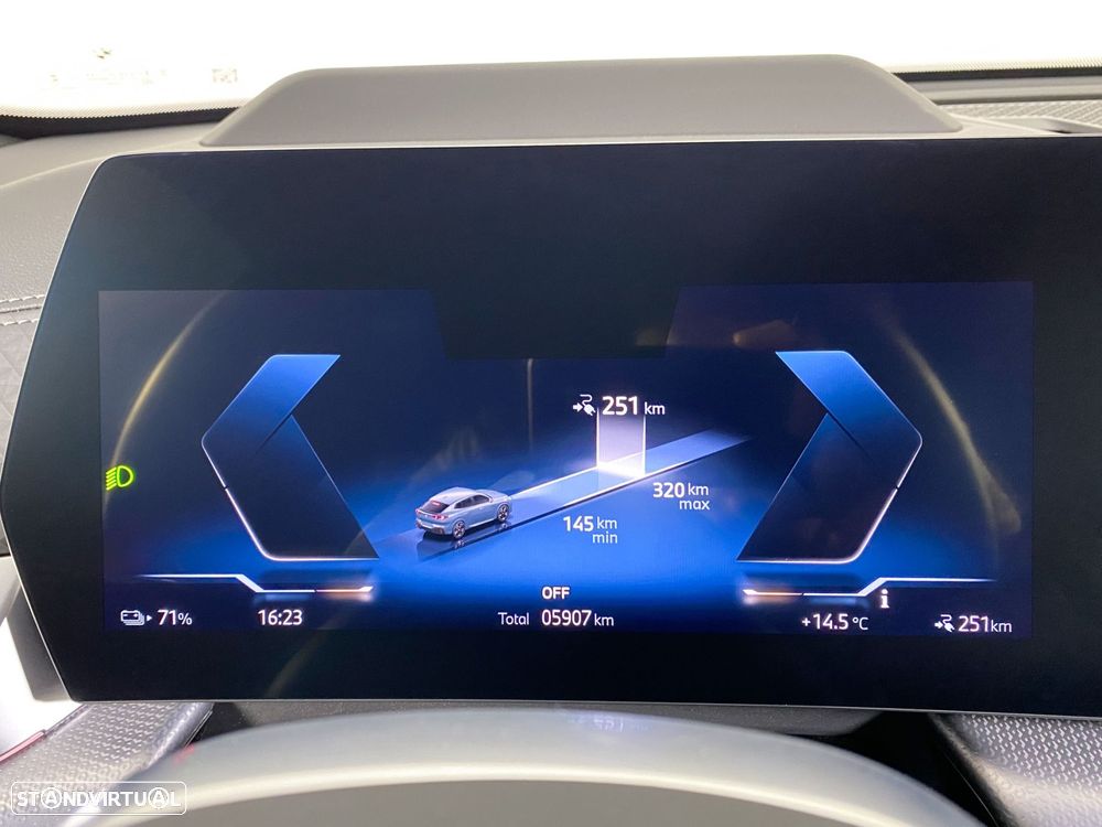 BMW iX2 eDrive20 Pack Desportivo M - 13