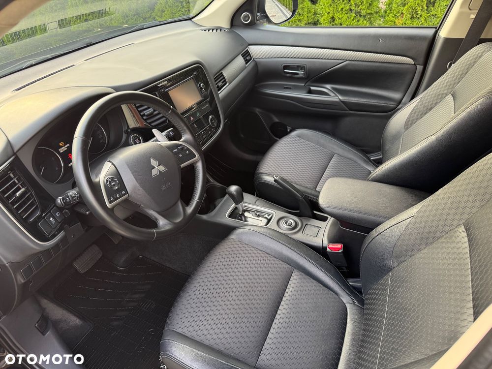 Mitsubishi Outlander 2.2 DID Intense - 14