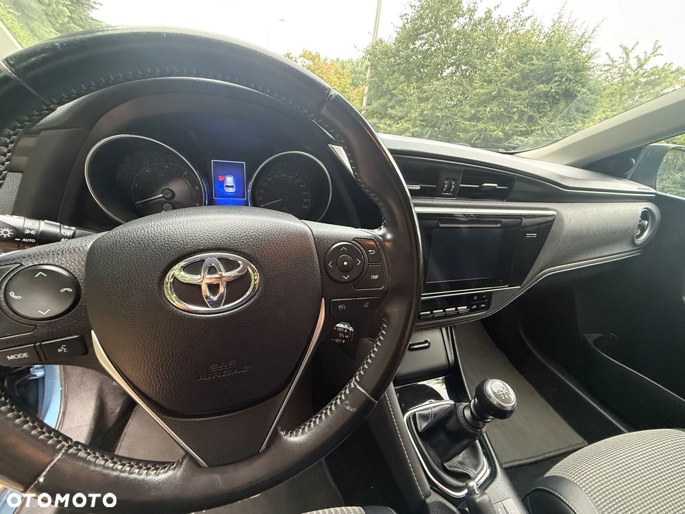 Toyota Auris 1.6 D-4D Prestige - 9