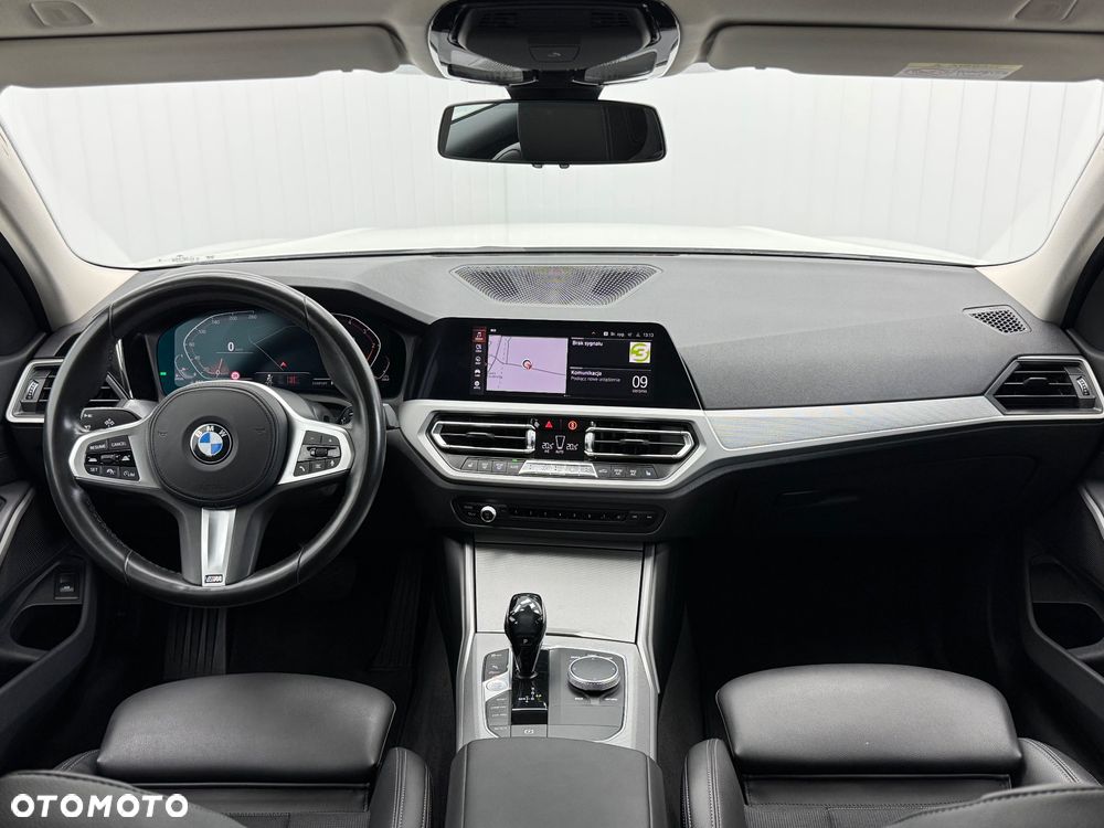 BMW Seria 3 318d Touring Advantage - 21