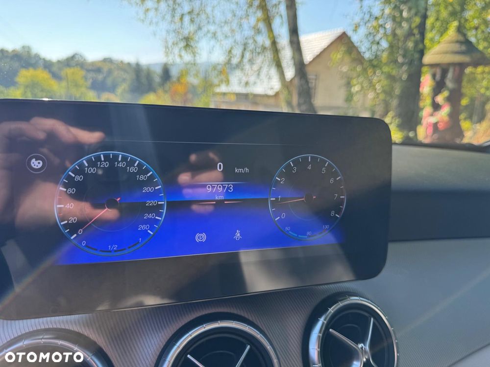 Mercedes-Benz CLA 200 7G-DCT AMG Line - 16