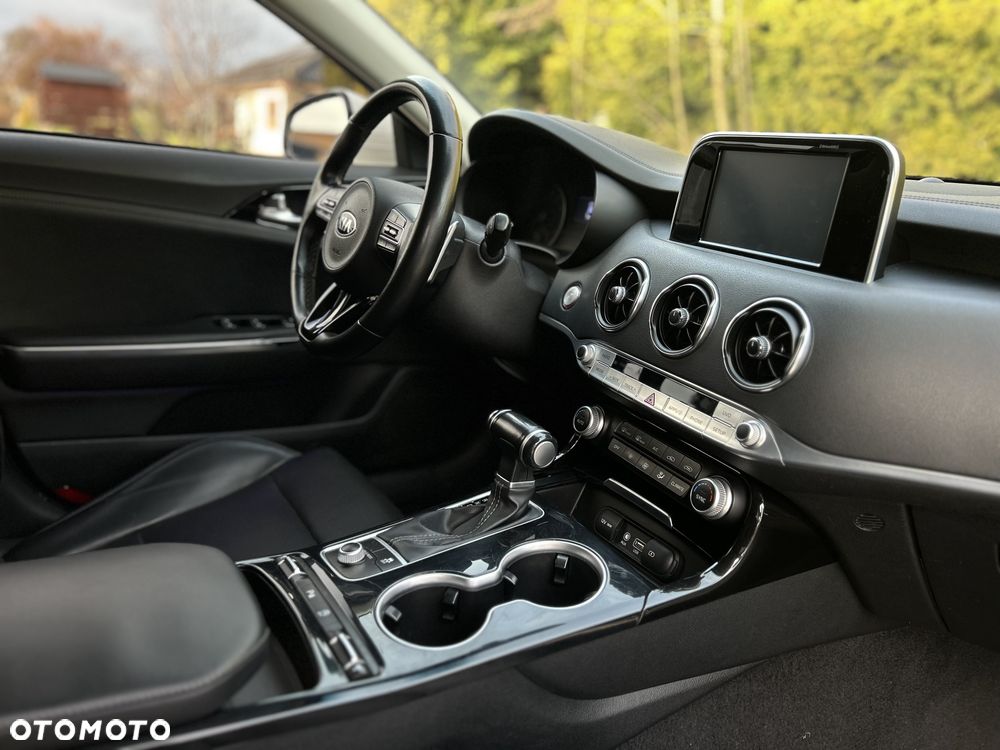 Kia Stinger 2.0 T-GDI L - 20