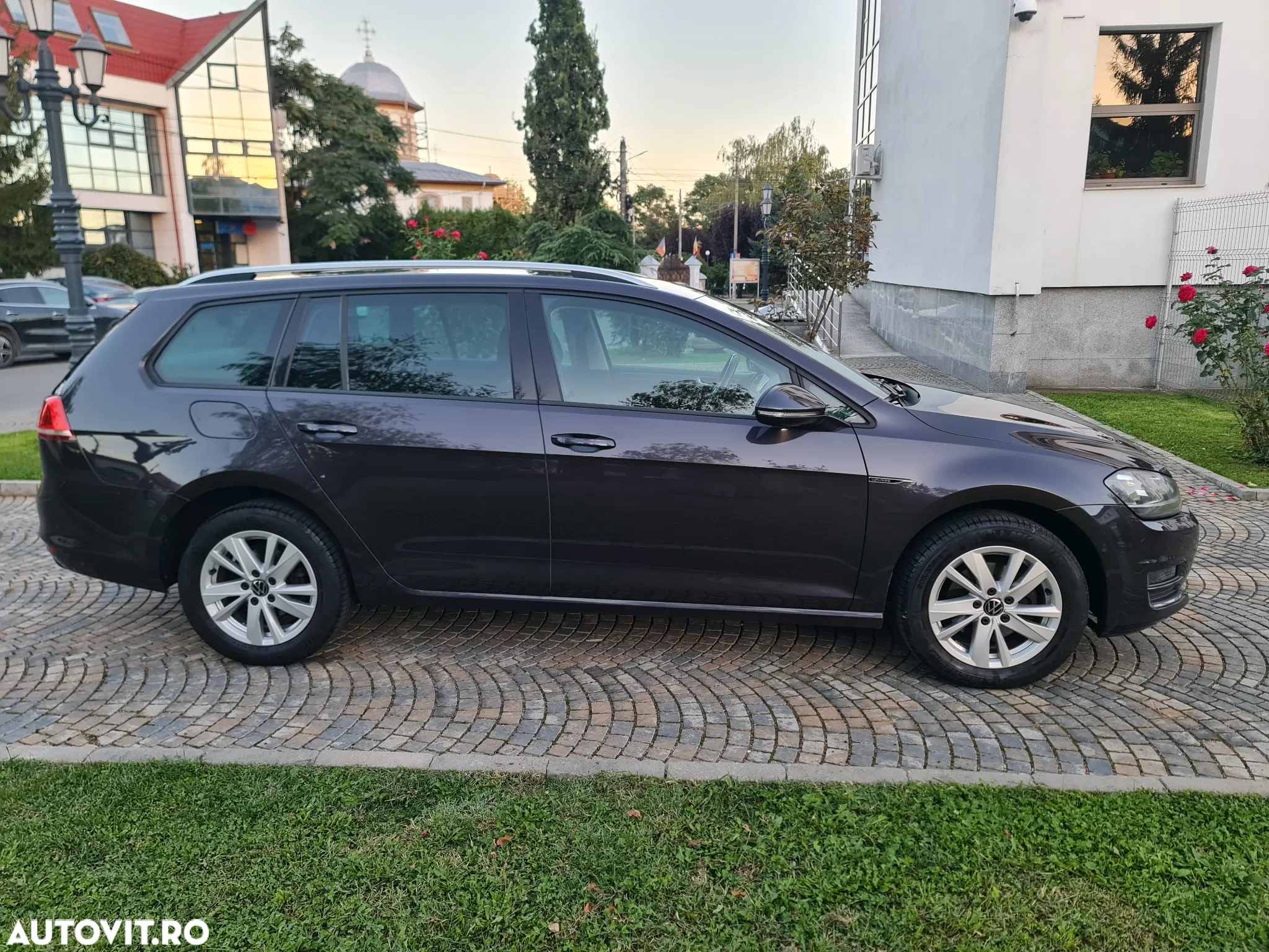 Volkswagen Golf 1.6 TDI 4Motion BlueMotion Technology Lounge - 24