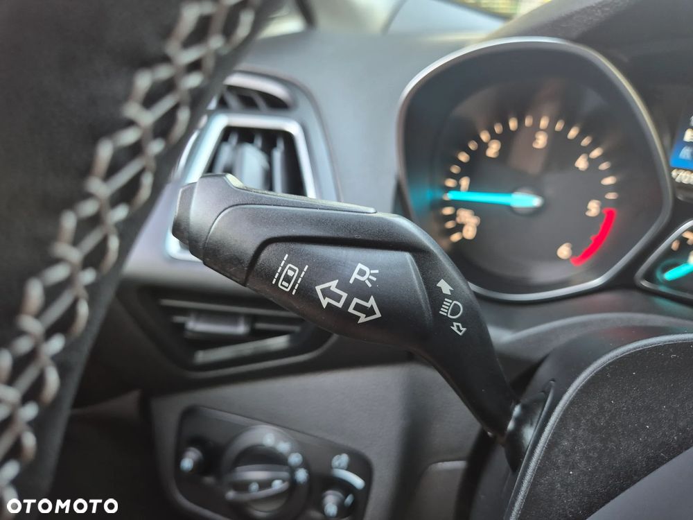 Ford Kuga 2.0 TDCi 4x4 ST-Line - 25