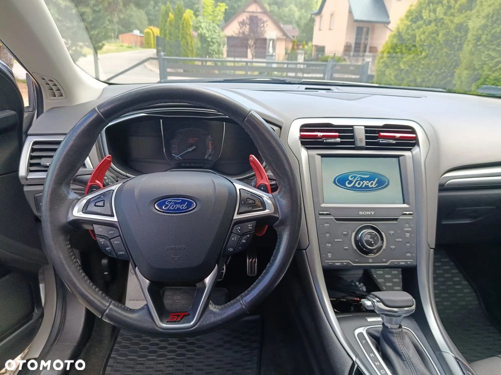 Ford Fusion 2.0 EcoBoost Titanium - 19