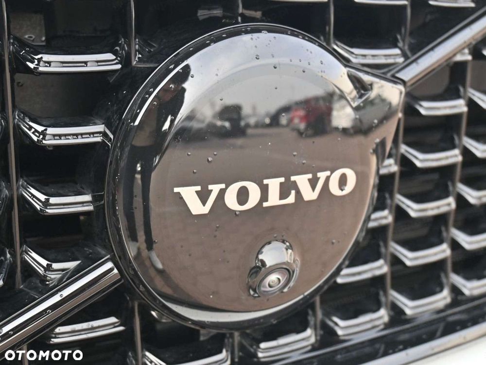 Volvo XC 40 B4 Plus Black Edition - 13