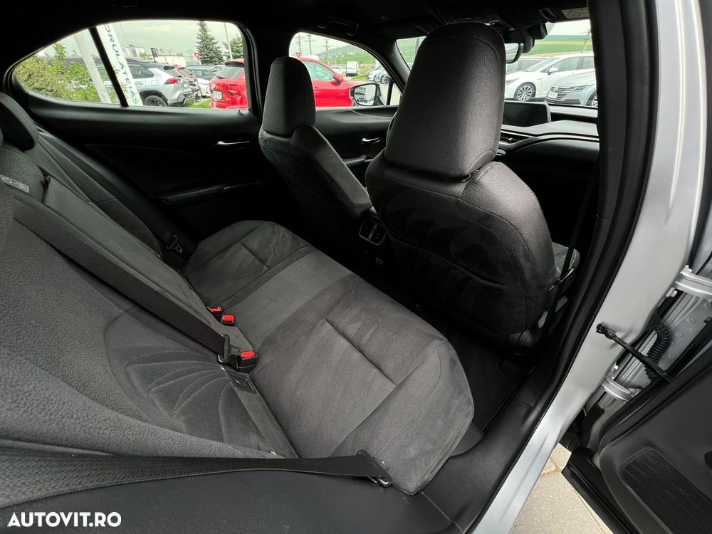 Lexus UX 250h Business Edition - 14