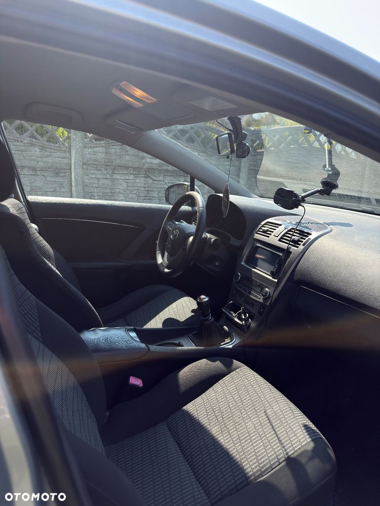 Toyota Avensis 2.0 D-4D - 8