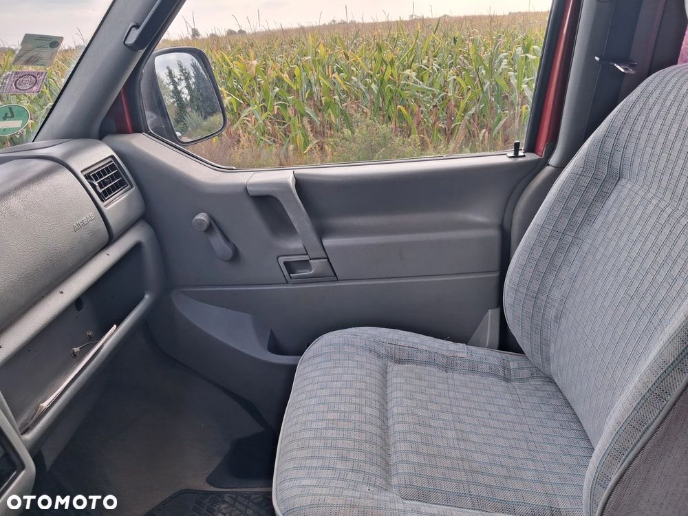 Volkswagen Transporter - 11