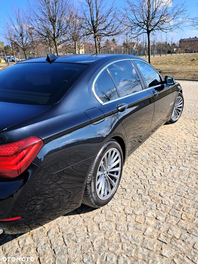 BMW Seria 7 740d - 10