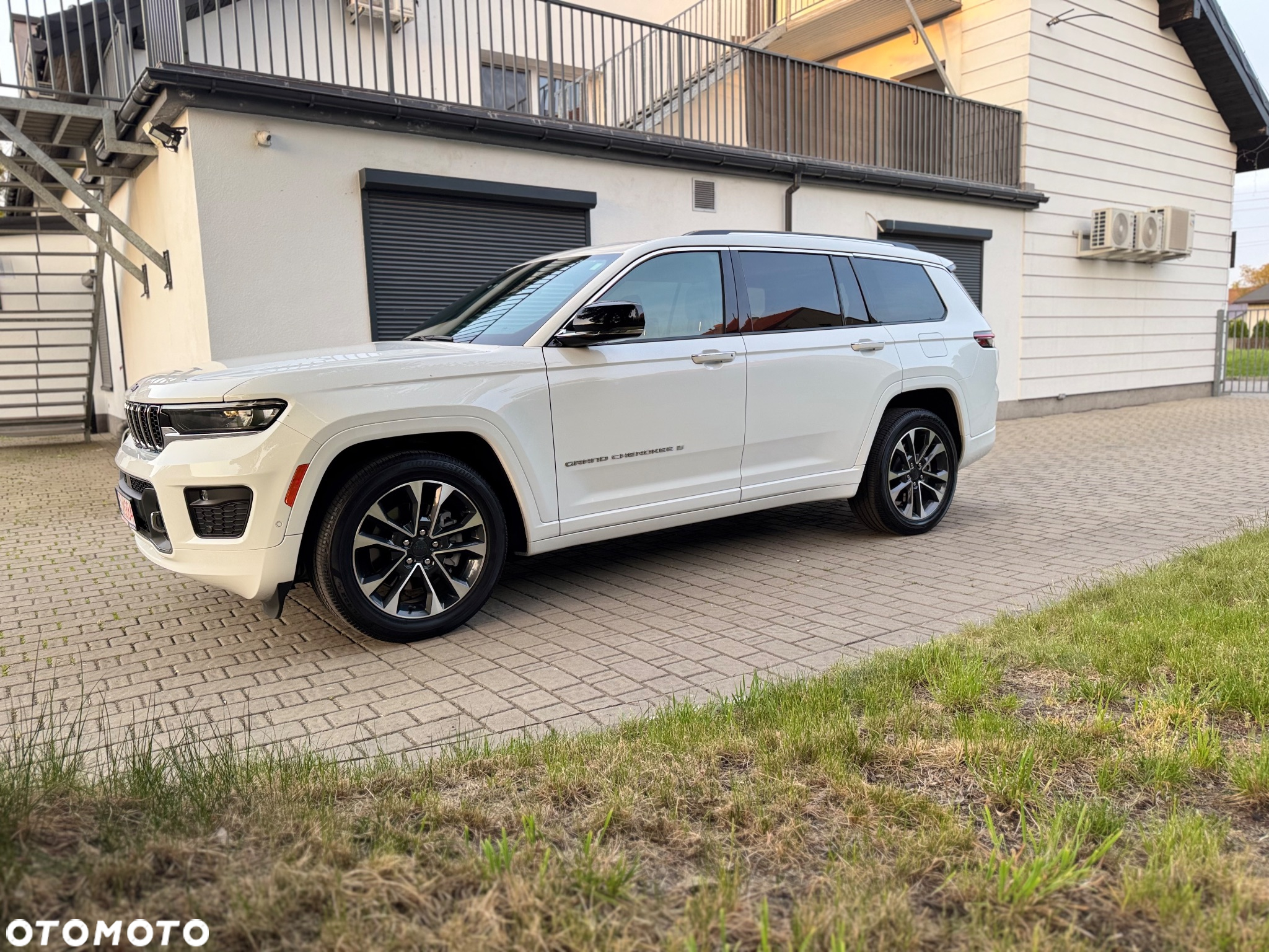 Jeep Grand Cherokee - 10