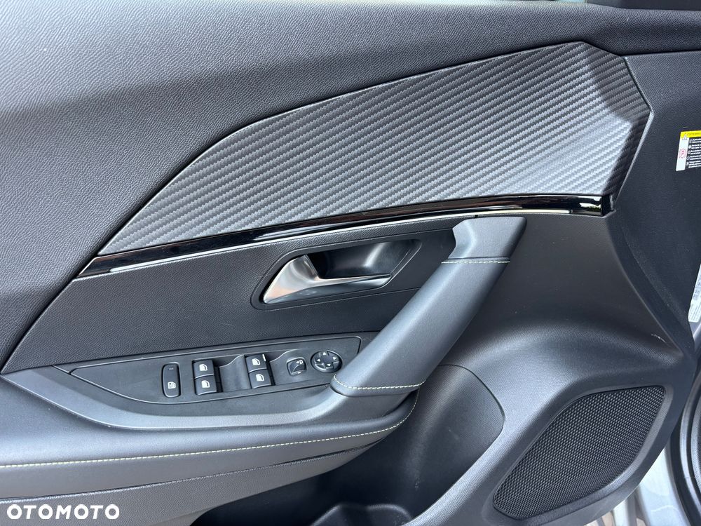 Peugeot 2008 PureTech 130 GT Pack - 17
