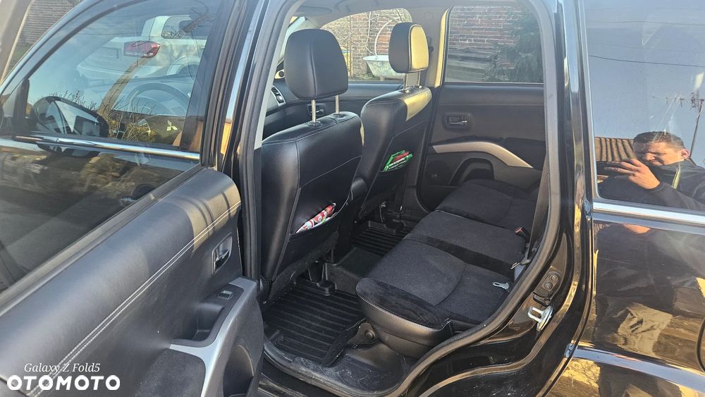 Mitsubishi Outlander - 7