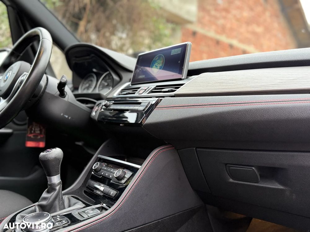 BMW Seria 2 218d - 15