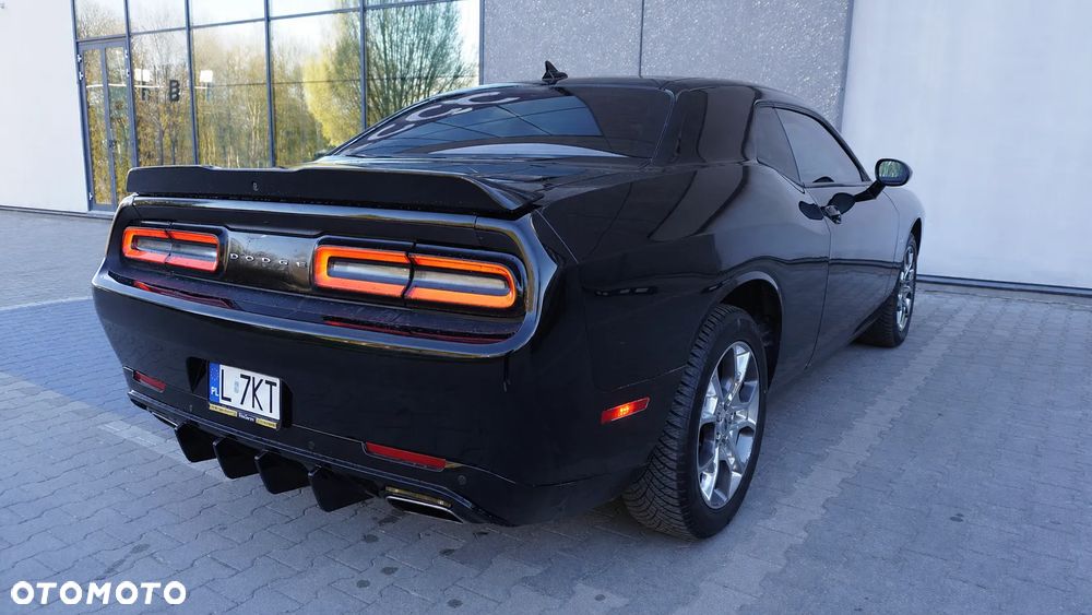 Dodge Challenger - 4