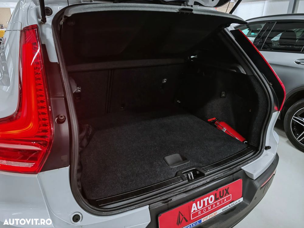 Volvo XC 40 T2 AT8 Momentum - 31