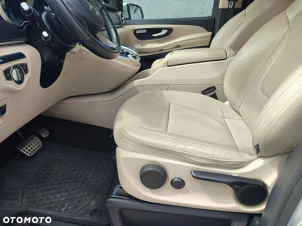 Mercedes-Benz Klasa V - 20