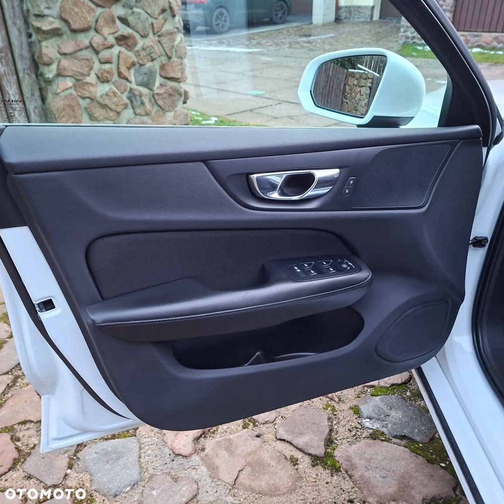 Volvo V60 D4 Geartronic Momentum - 13