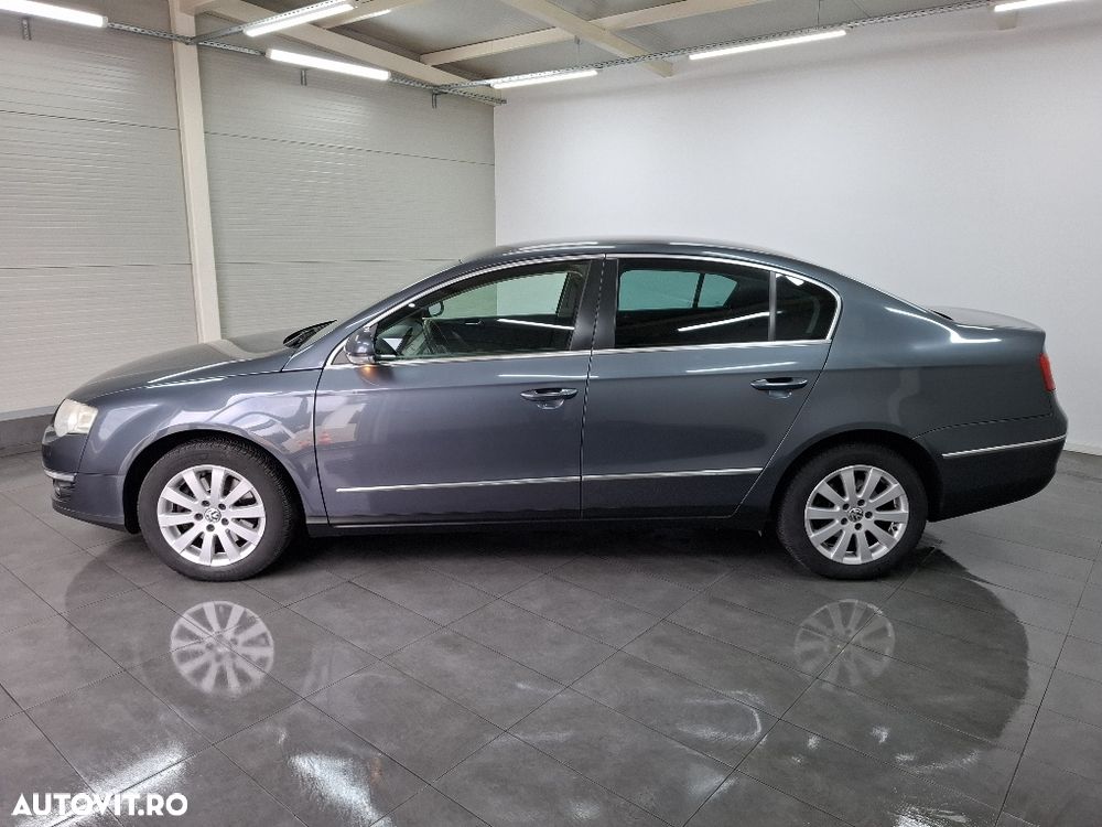 Volkswagen Passat 1.6 TDI DPF BlueMotion Technology Comfortline - 8