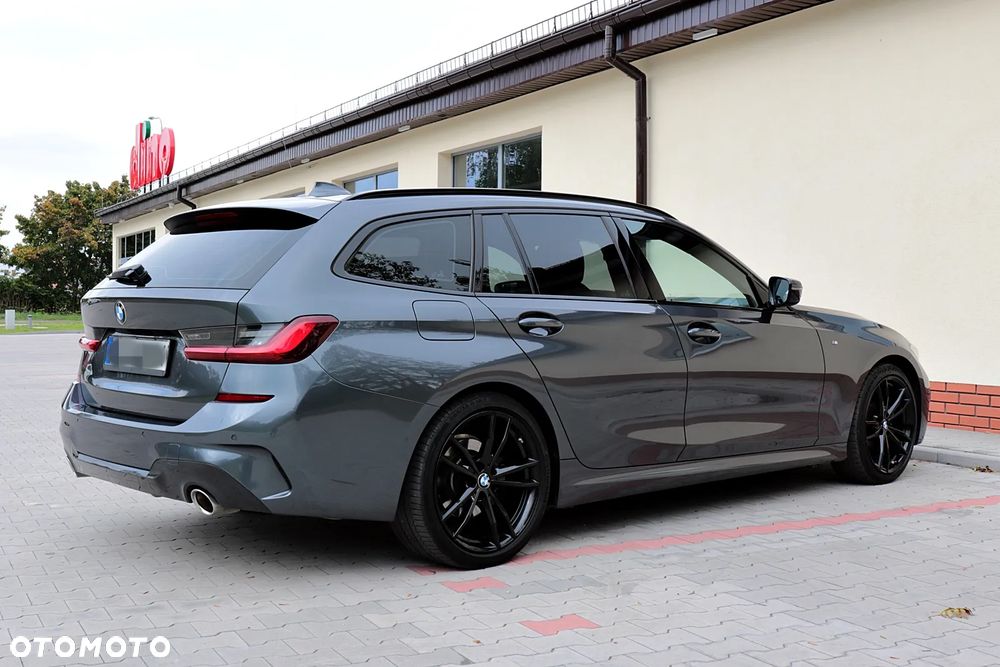 BMW Seria 3 320d Touring M Sport - 14