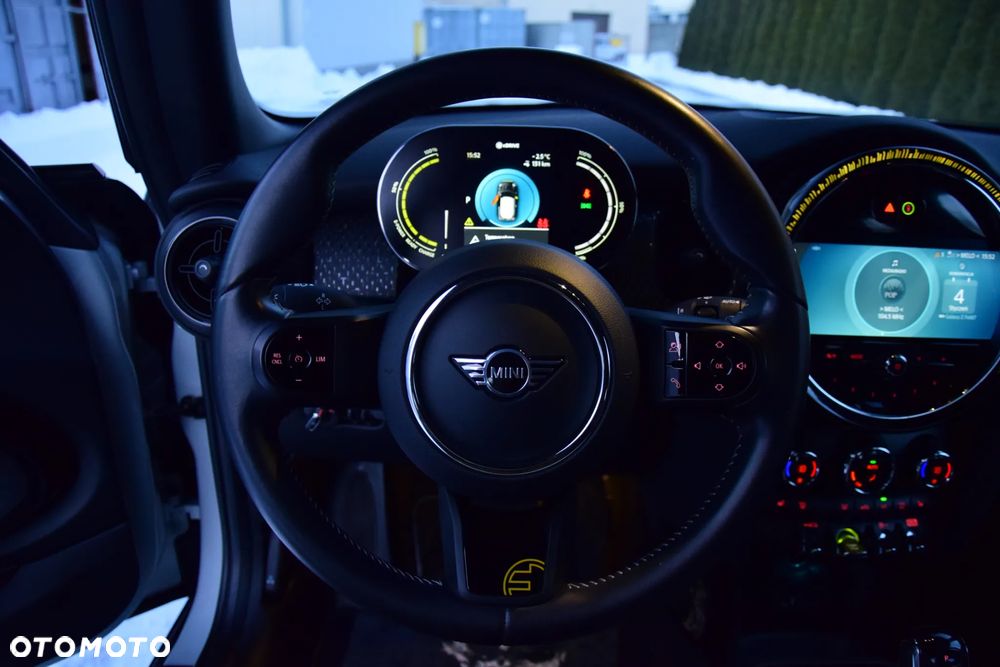 MINI Cooper SE Electric Trim - 21