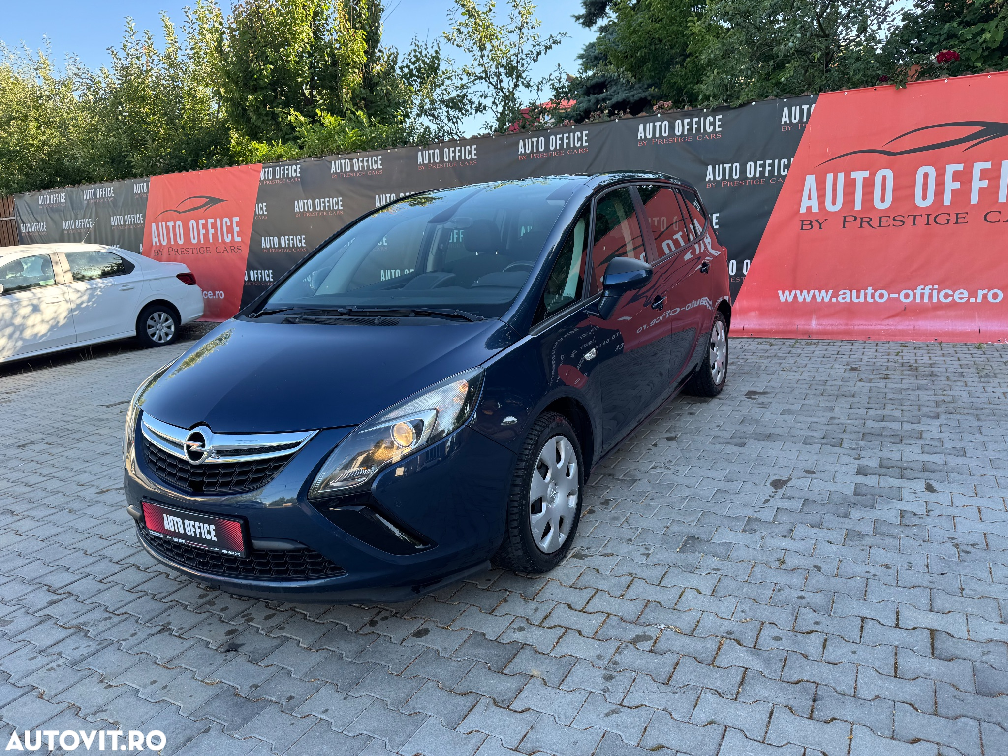 Opel Zafira Tourer 2.0 CDTI Active - 3
