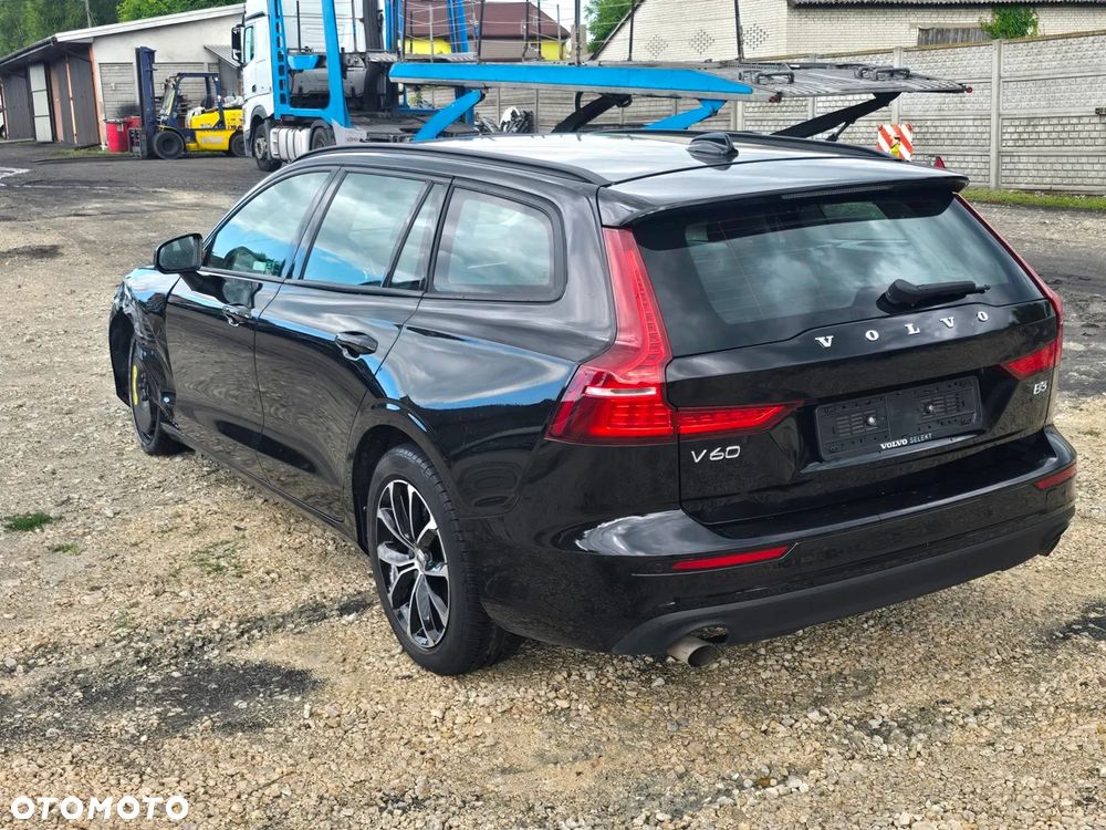 Volvo V60 B3 B DKG Momentum - 8
