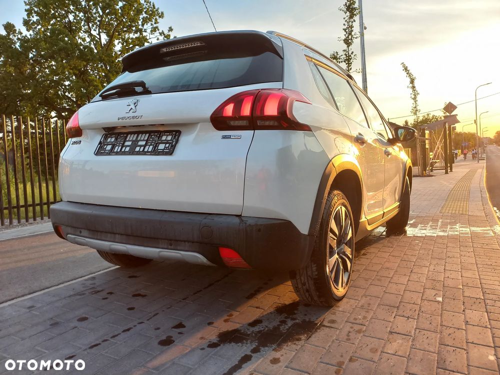 Peugeot 2008 1.2 Pure Tech Allure S&S EAT6 - 14