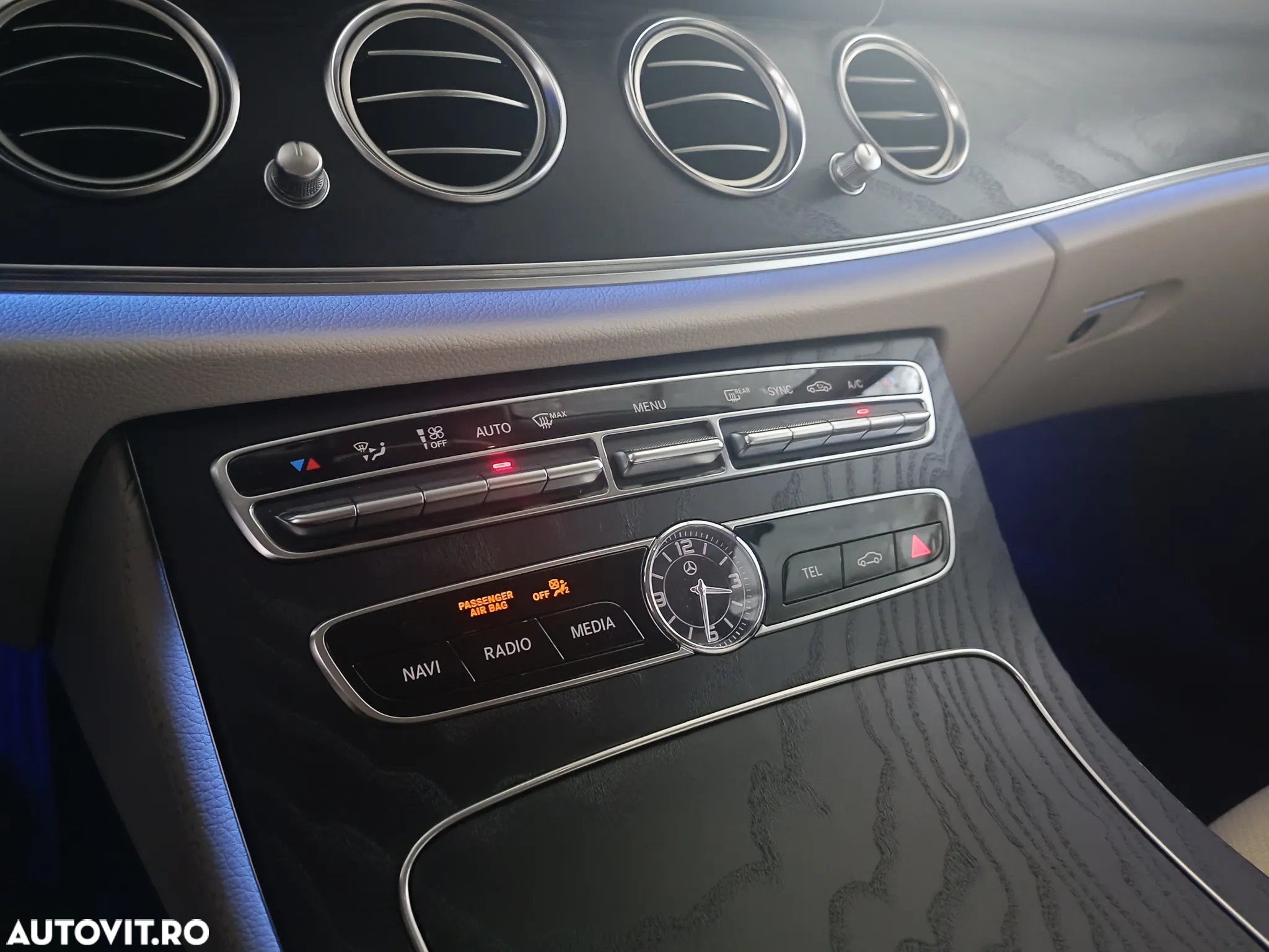 Mercedes-Benz E 200 4MATIC Aut. - 25