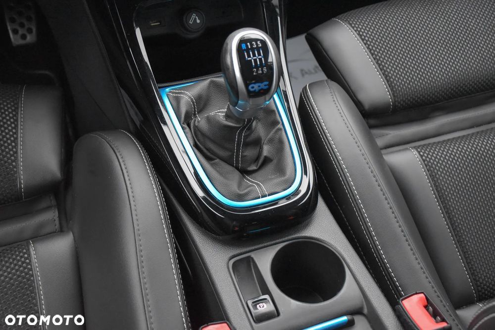 Opel Astra OPC Start/Stop - 32