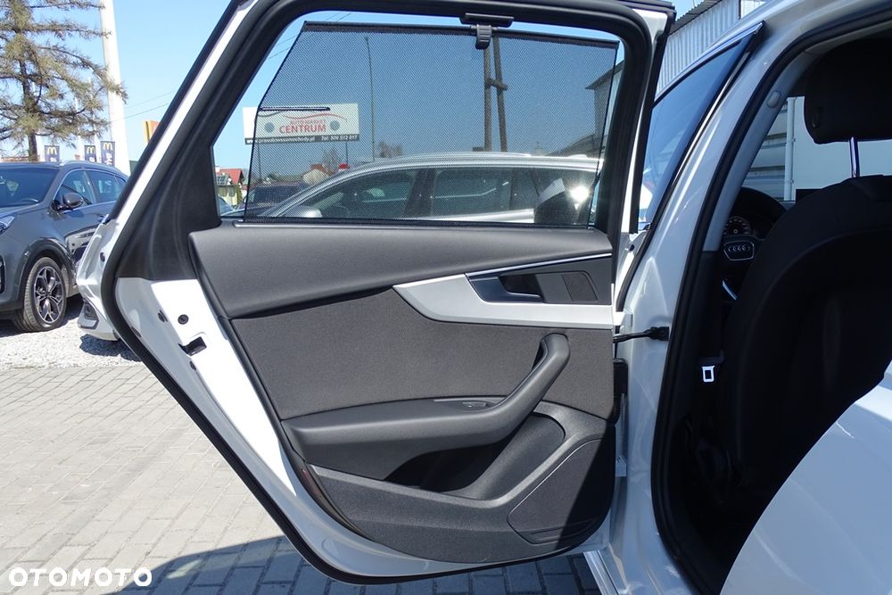 Audi A4 Avant 40 TFSI quattro S tronic advanced - 28