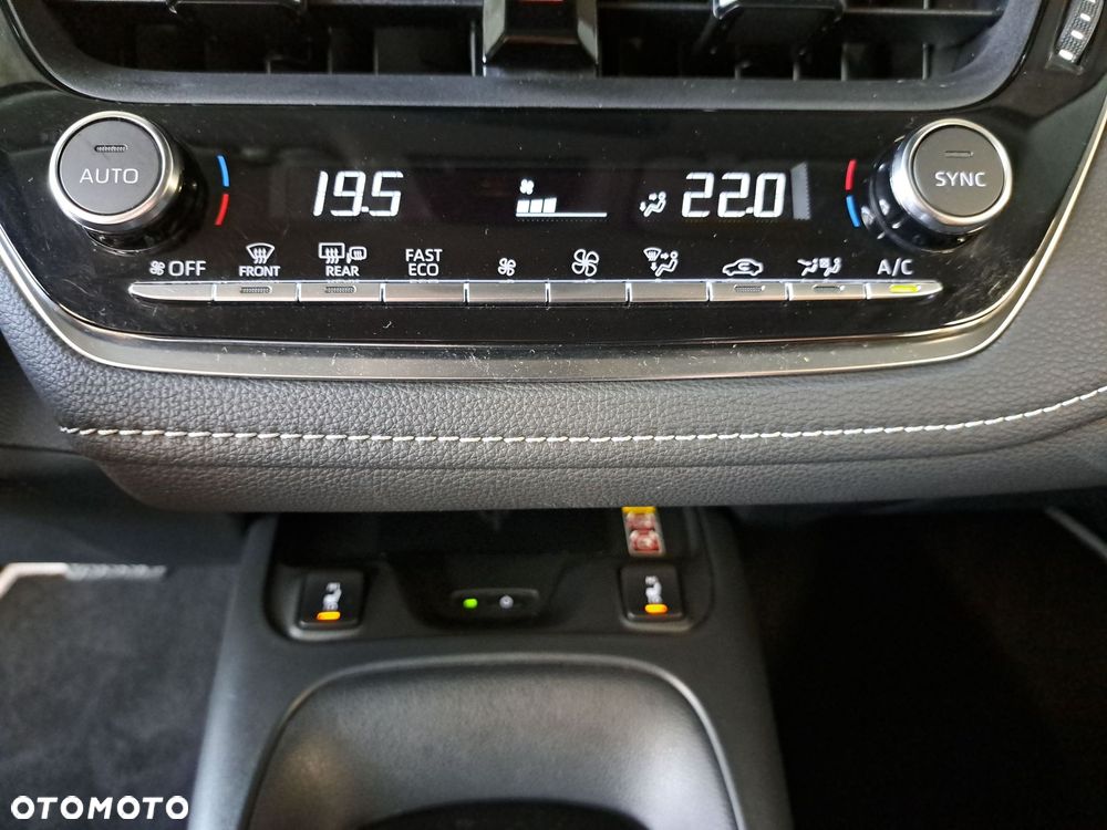 Toyota Corolla 1.8 Hybrid Comfort - 26