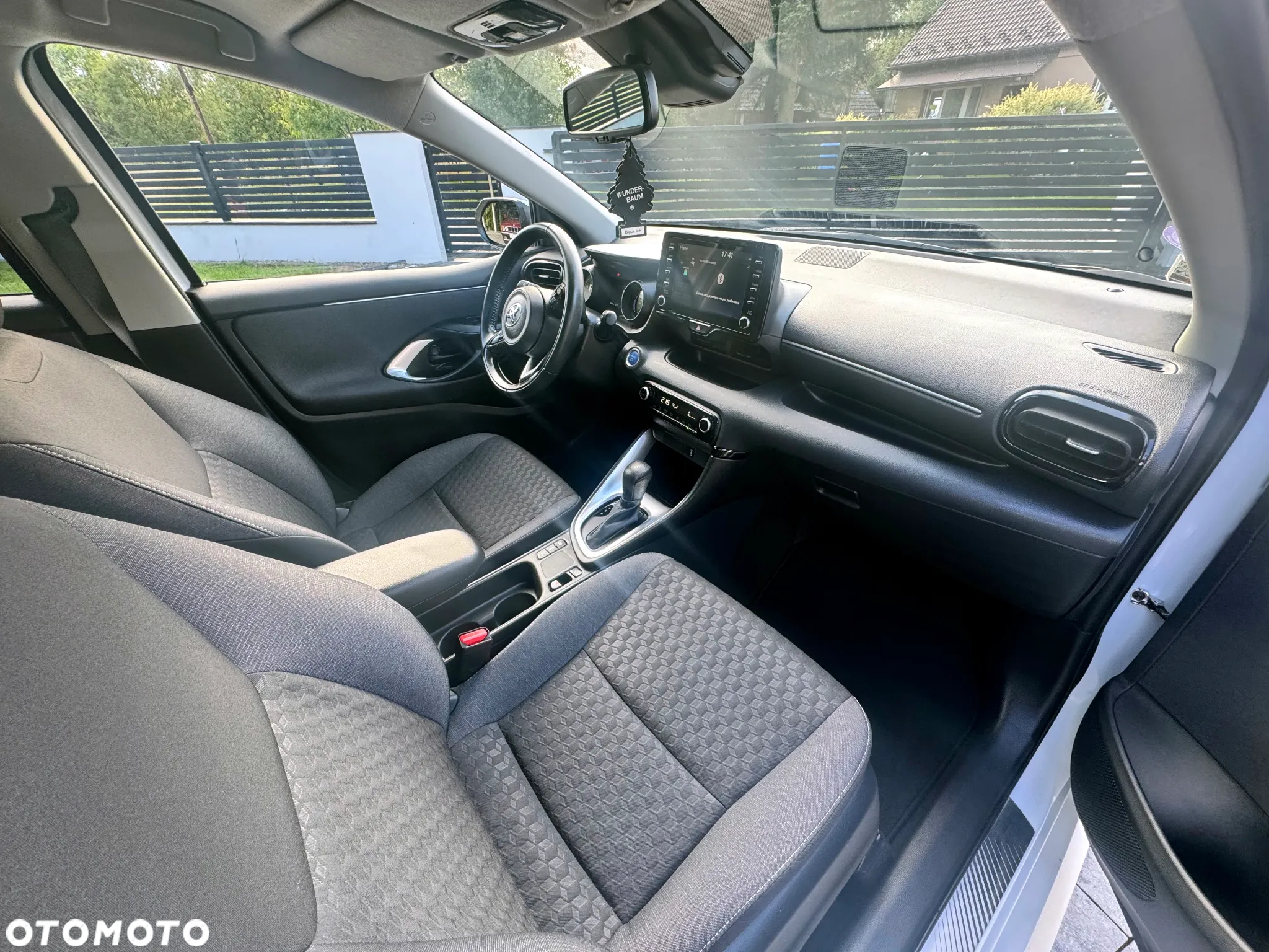 Toyota Yaris Hybrid 1.5 Premiere Edition - 18