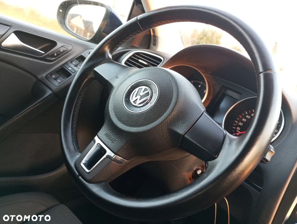 Volkswagen Golf - 23