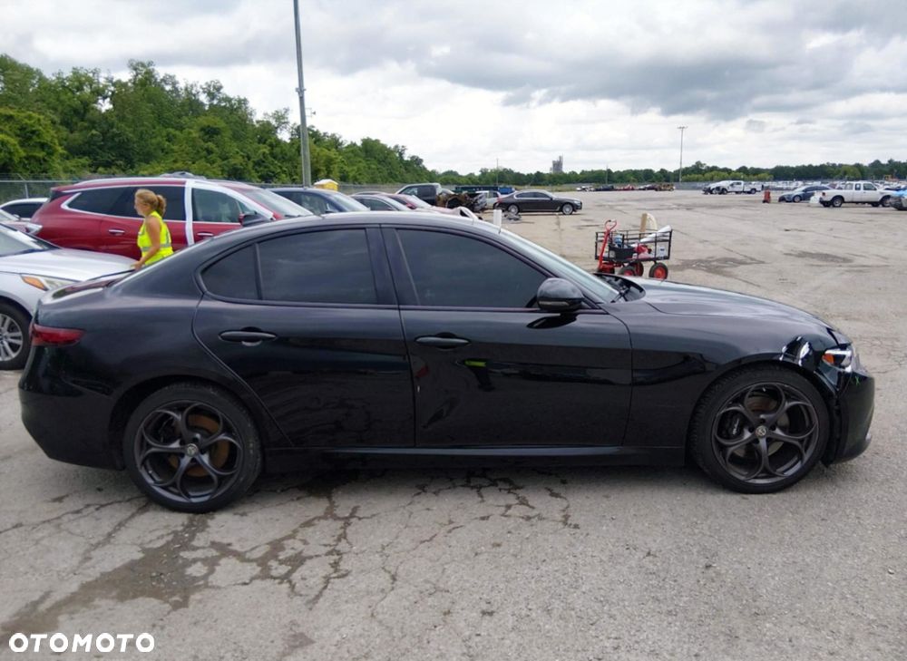 Alfa Romeo Giulia - 4