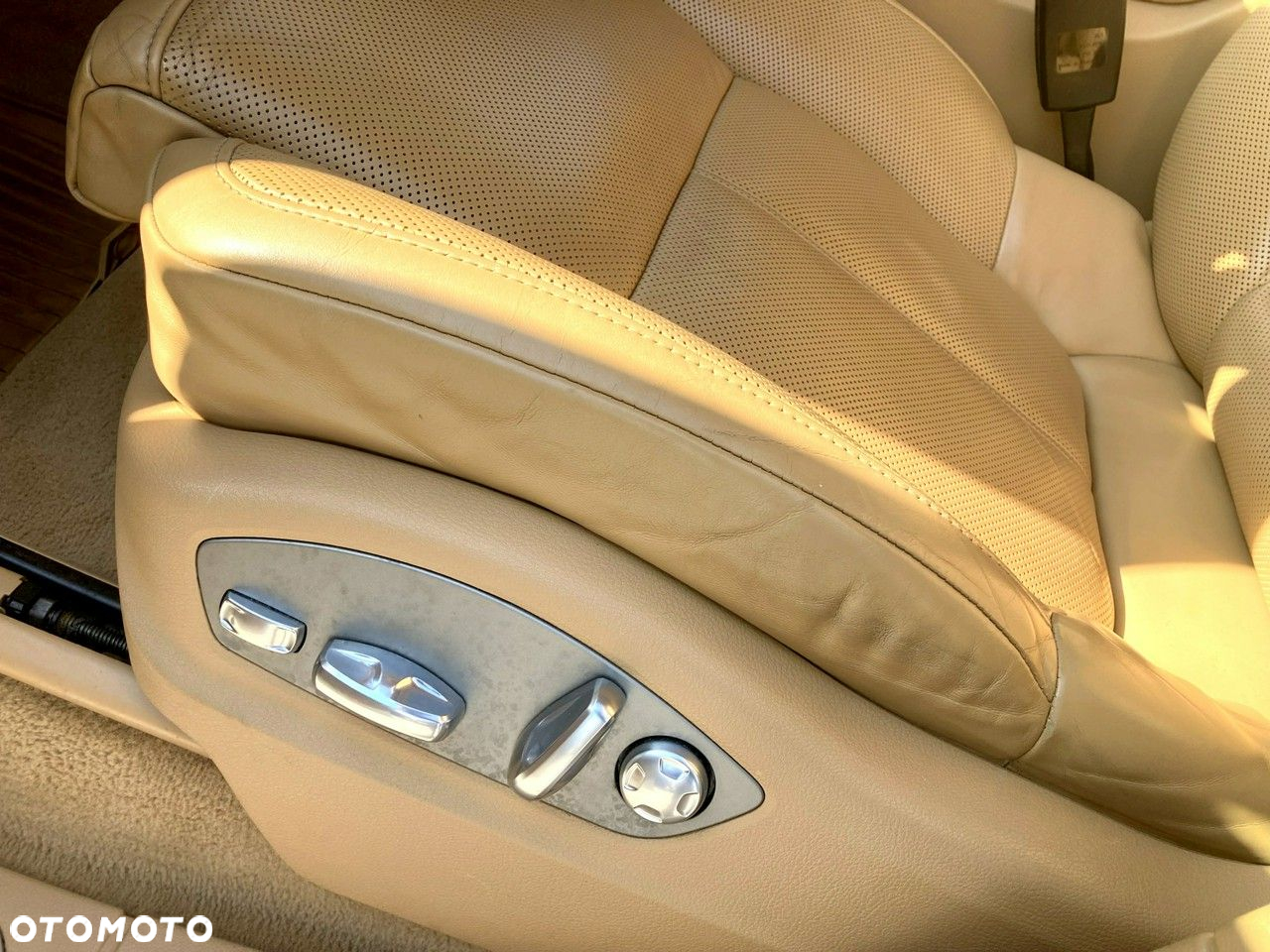 Porsche Cayenne - 30