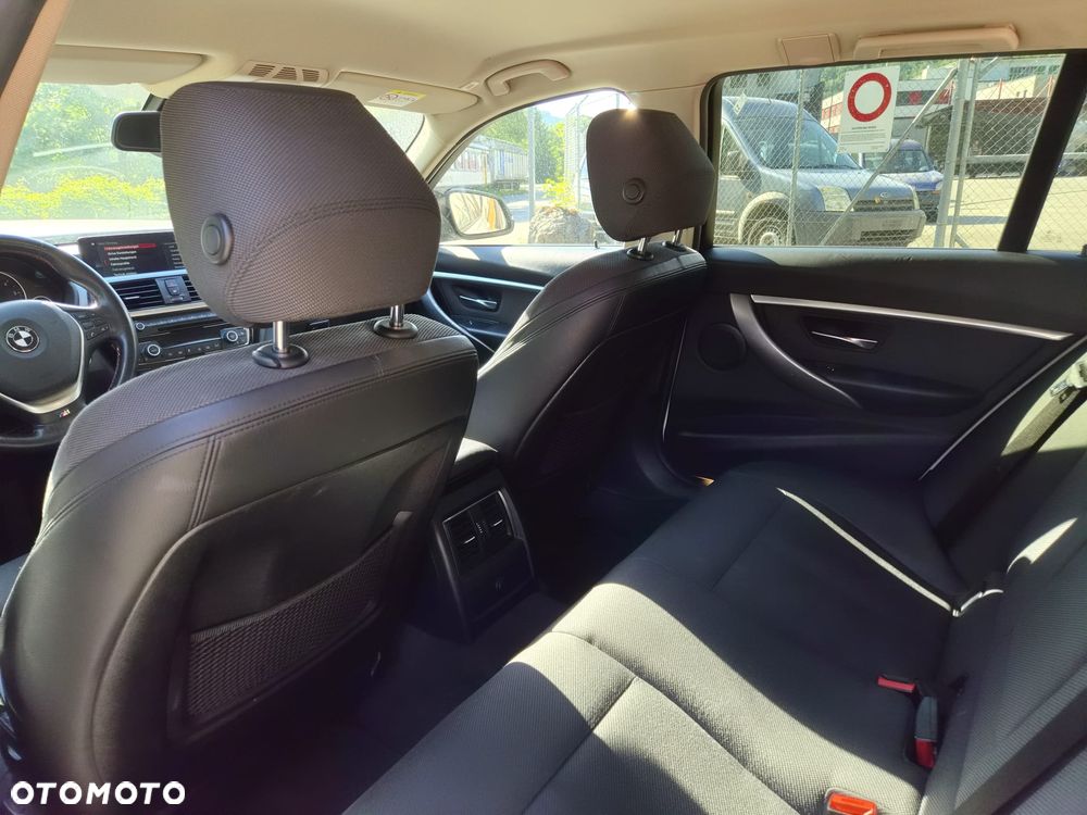 BMW Seria 3 320d Edition Luxury Line Purity - 12