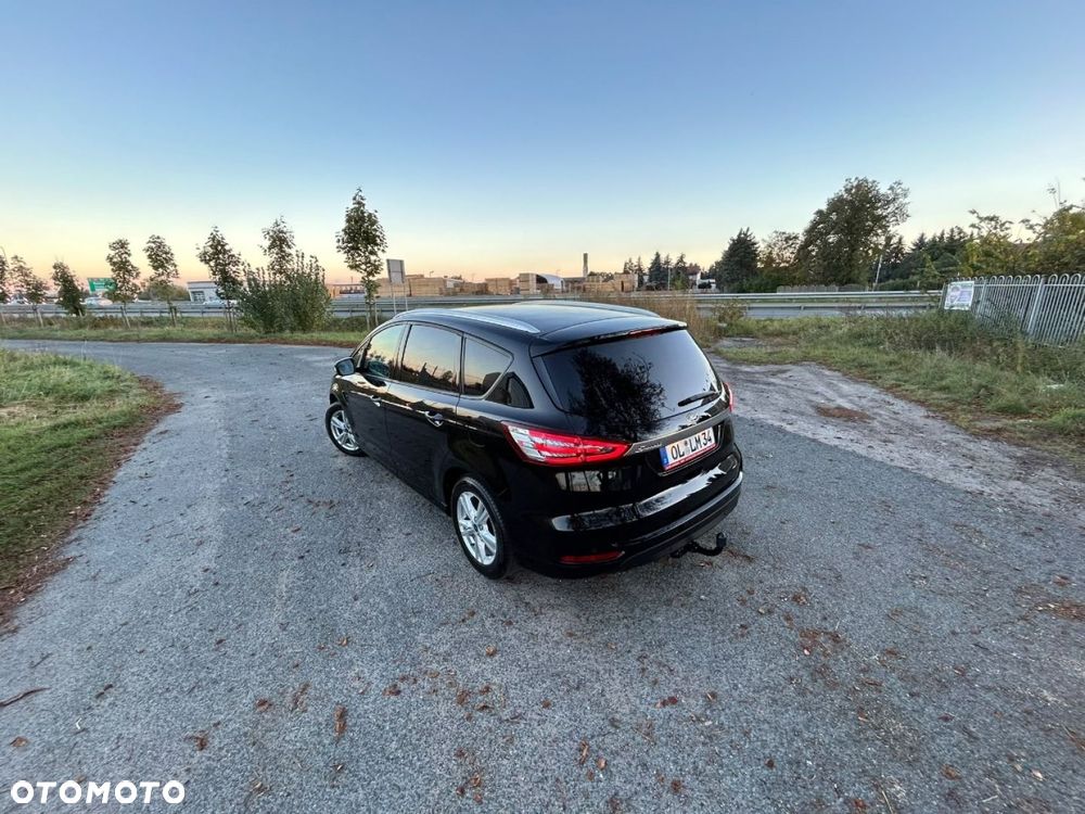 Ford S-Max - 36
