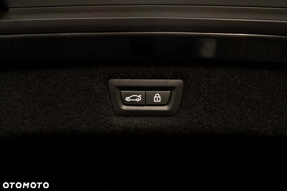 BMW Seria 8 - 37