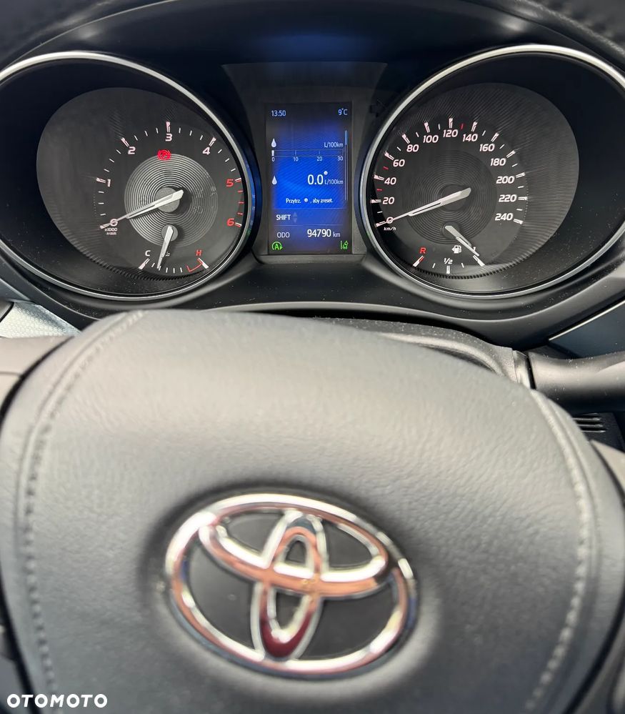 Toyota Avensis 2.0 D-4D Prestige - 2