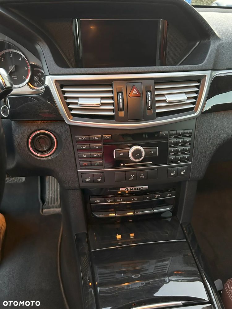 Mercedes-Benz Klasa E 350 CDI 4-Matic BlueEff - 16