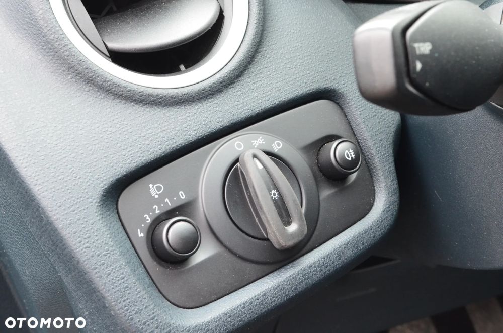 Ford Fiesta 1.25 Ambiente - 26