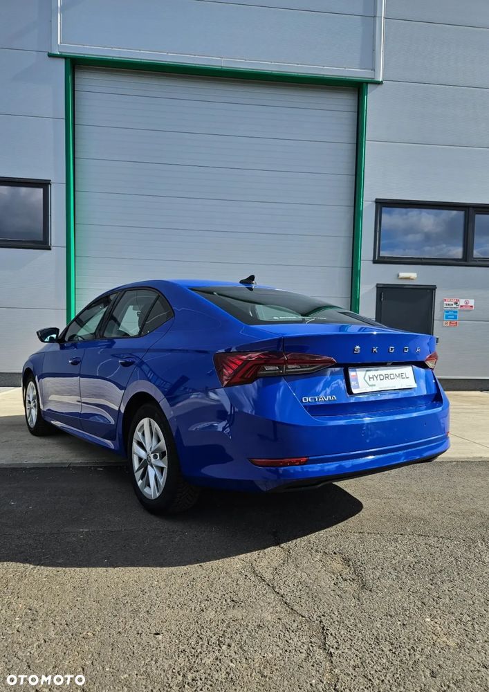 Skoda Octavia 2.0 TDI Ambition DSG - 2