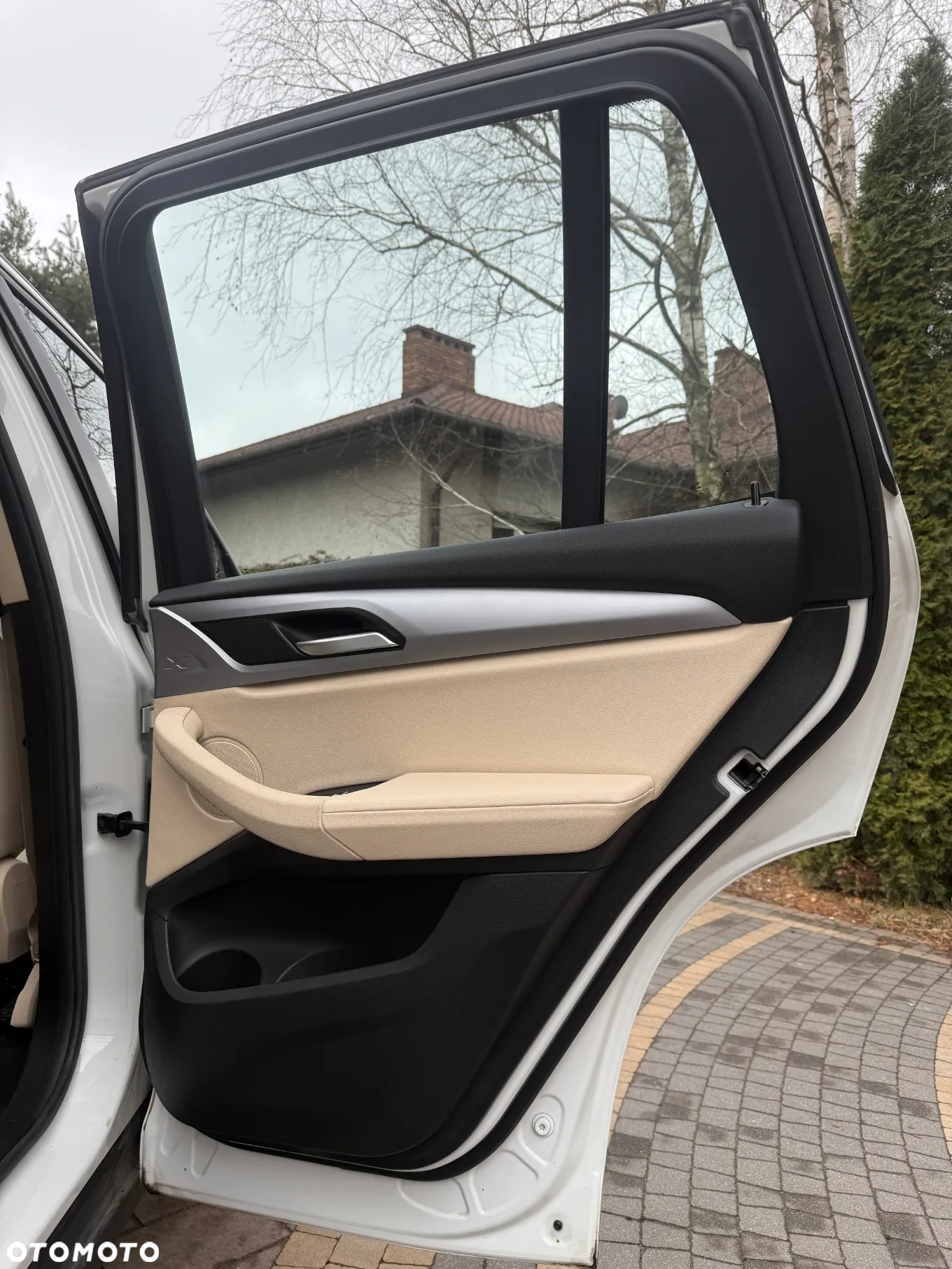 BMW X3 xDrive20i Advantage - 32