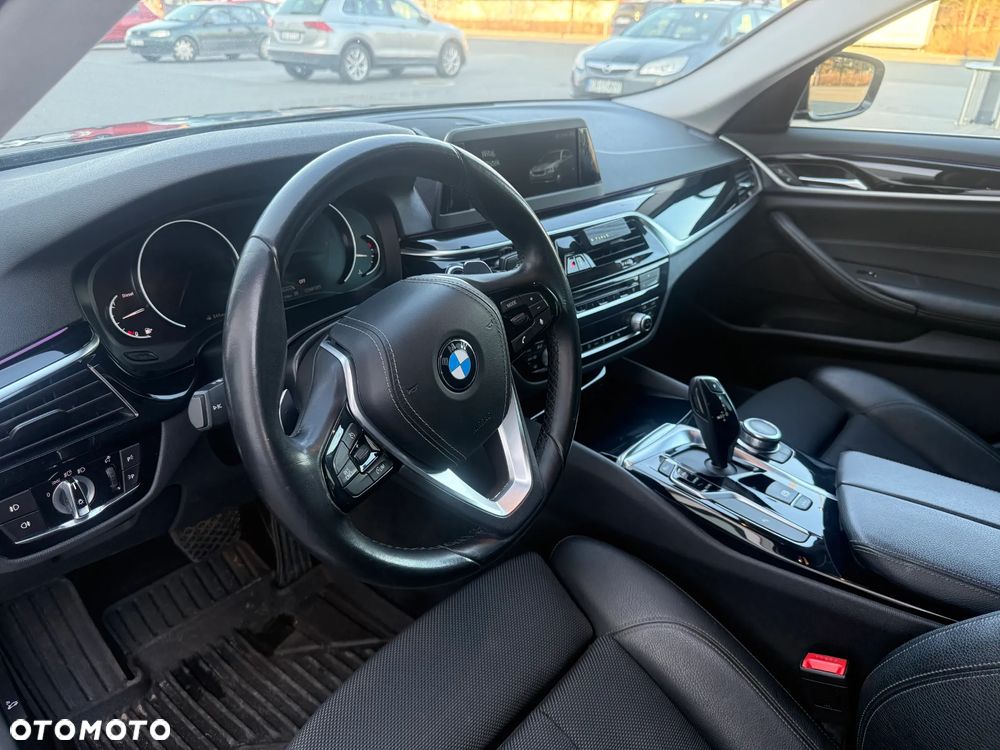 BMW Seria 5 518d Sport Line - 15