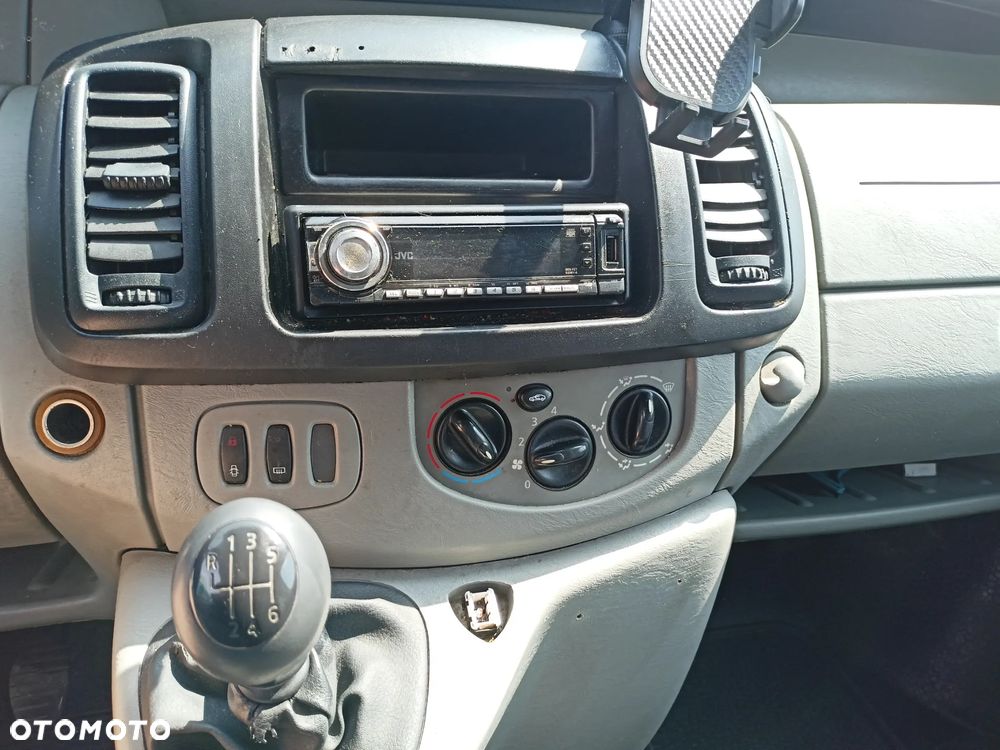 Renault Trafic - 11