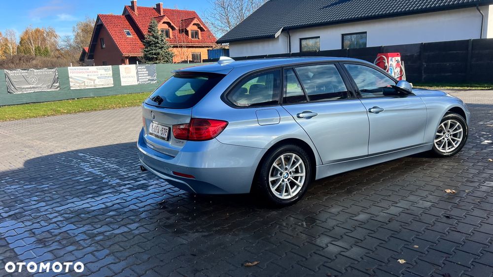 BMW Seria 3 320i Sport Line - 11