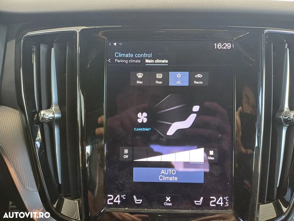 Volvo S60 B4 MHEV AT Plus Dark - 19