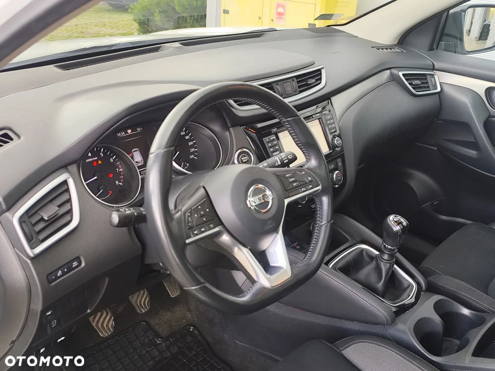 Nissan Qashqai 1.2 DIG-T N-Connecta EU6 - 10