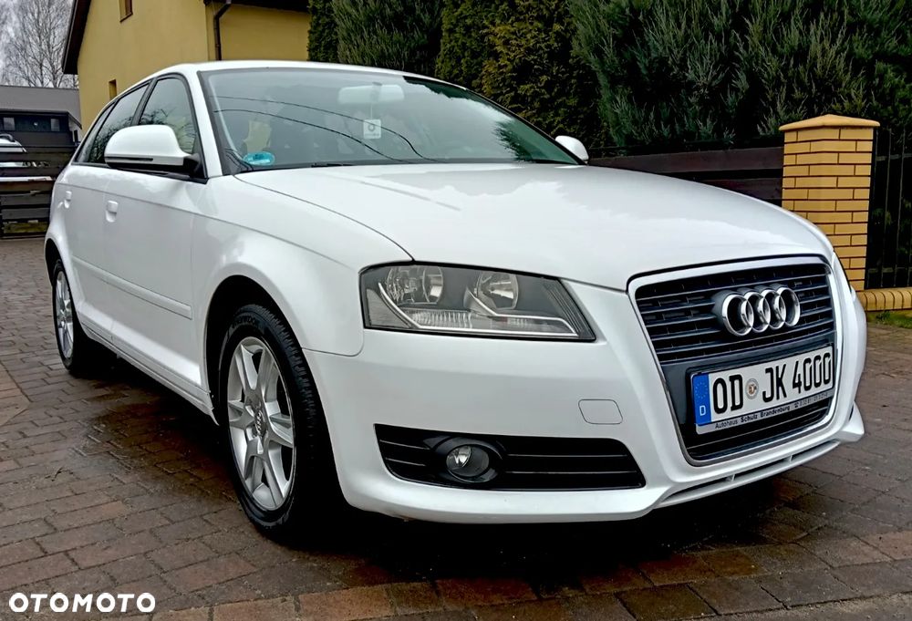 Audi A3 Sportback 1.6 Ambiente - 2